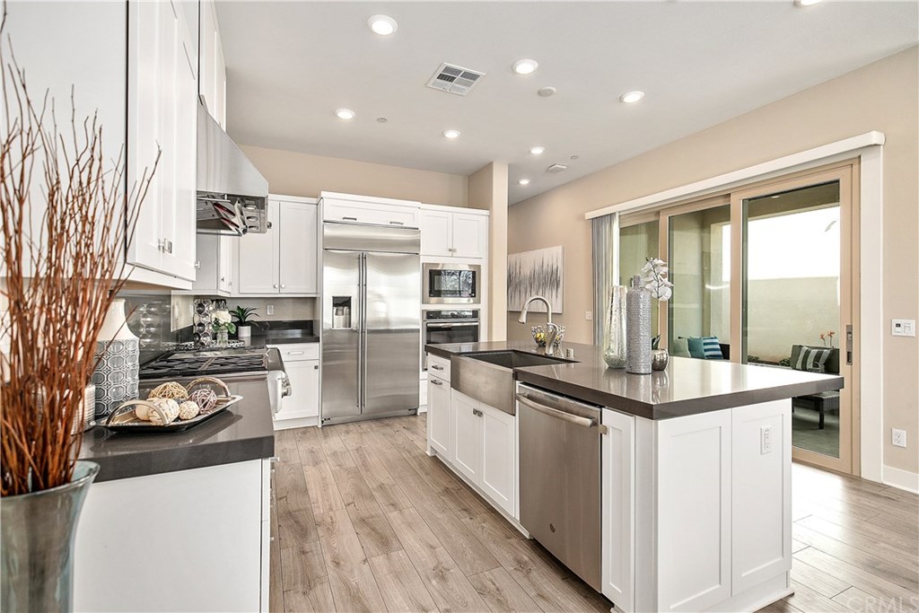 131 Theme Irvine, CA 92618 - Photo 18 of 51