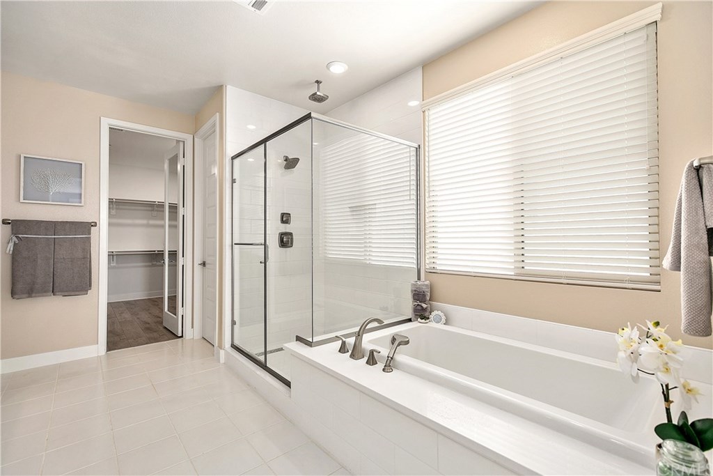 131 Theme Irvine, CA 92618 - Photo 28 of 51