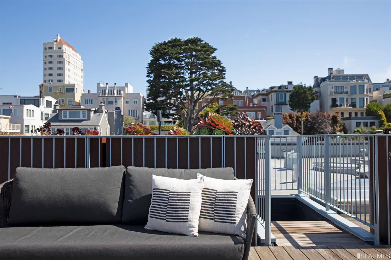 2440 Broadway San Francisco, CA 94115 - Photo 30 of 39 a view of roof deck