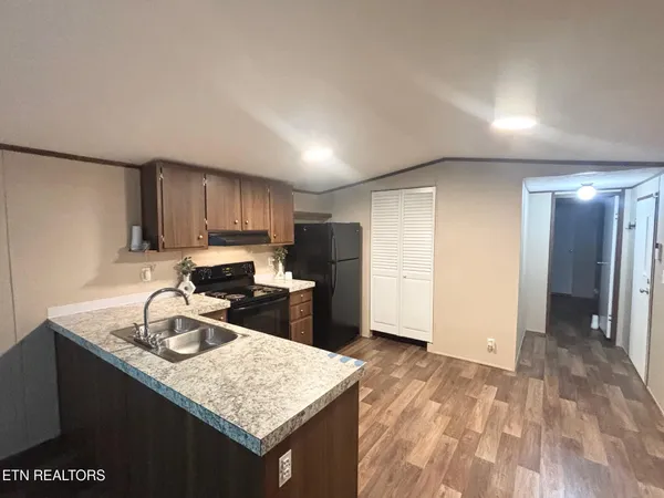 $154,900 | 480 Water Street, Speedwell, TN 37870