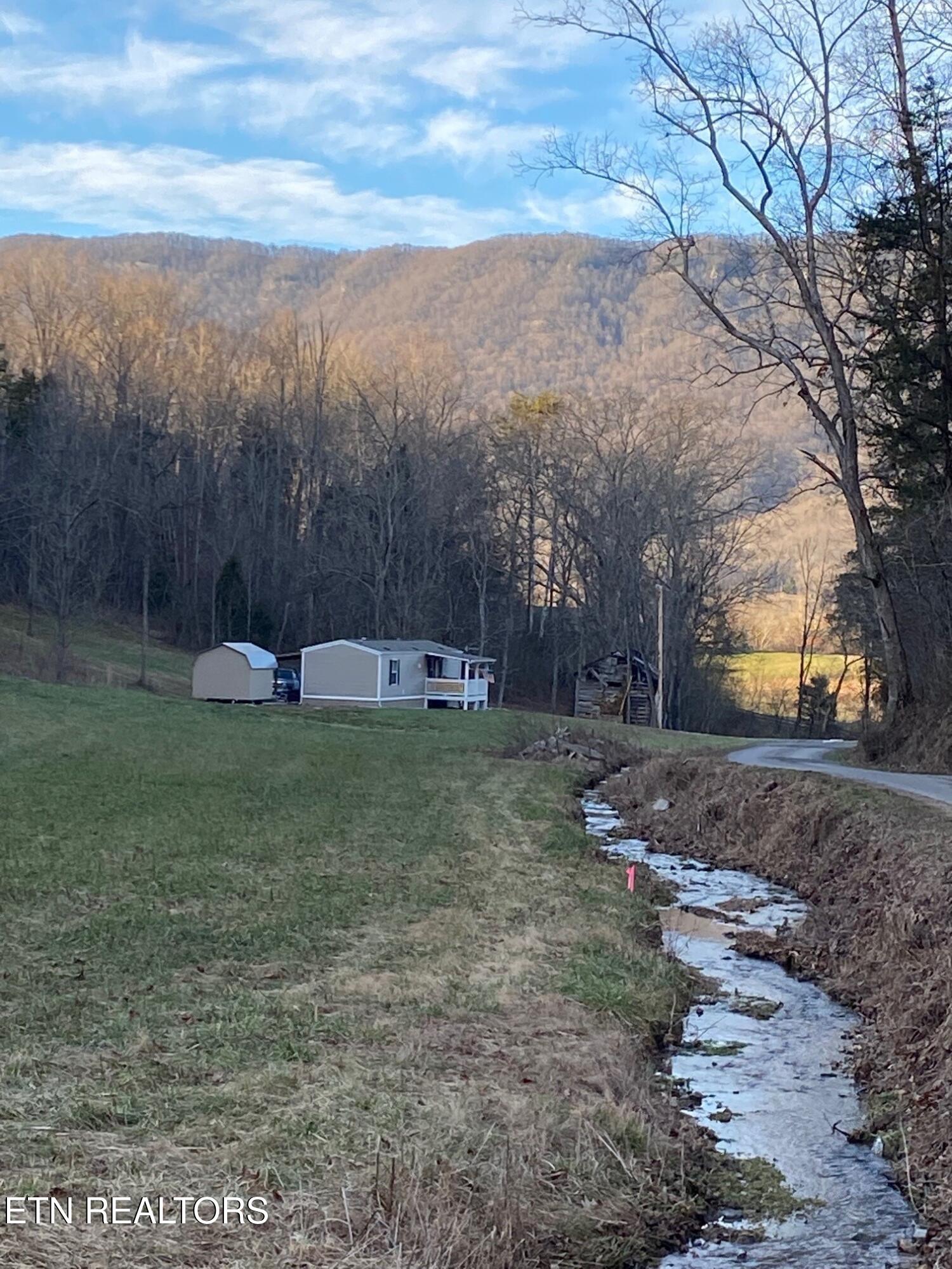 480 Water Street Speedwell, TN 37870 - Photo 4 of 22 water st outside