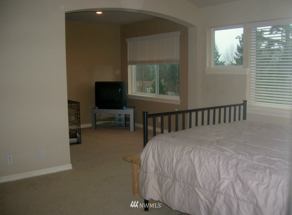 209 Chelan Avenue Northeast Renton, WA 98059 - Photo 11 of 15