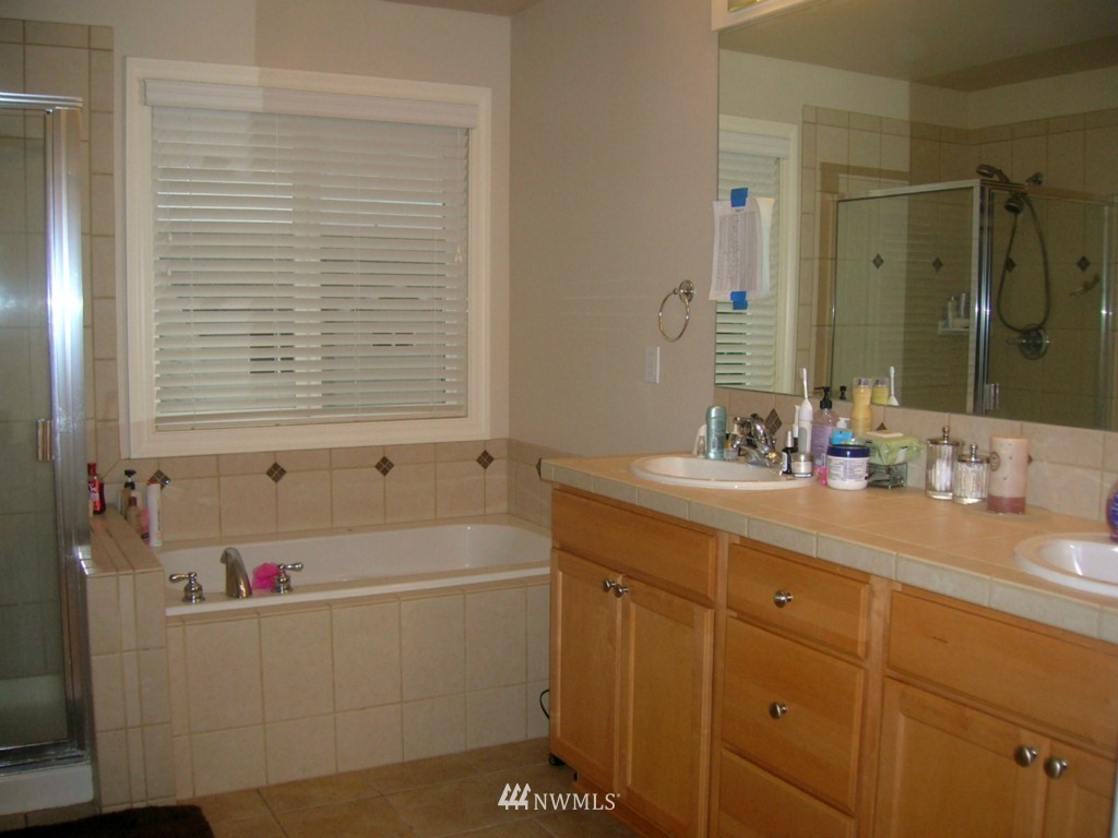 209 Chelan Avenue Northeast Renton, WA 98059 - Photo 12 of 15