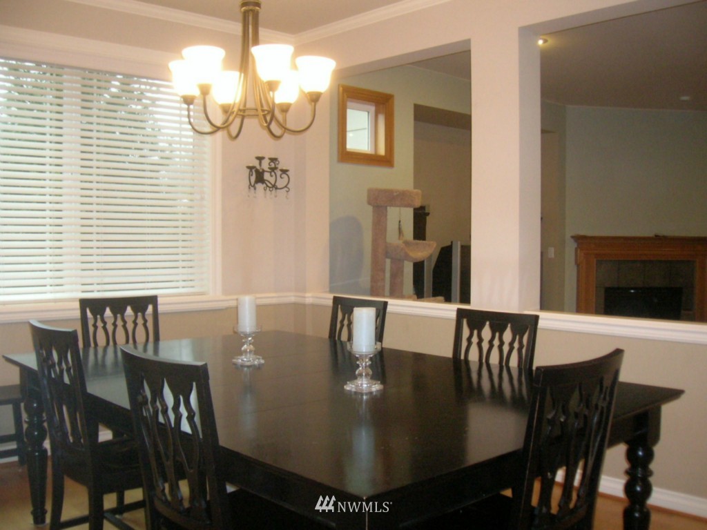209 Chelan Avenue Northeast Renton, WA 98059 - Photo 4 of 15