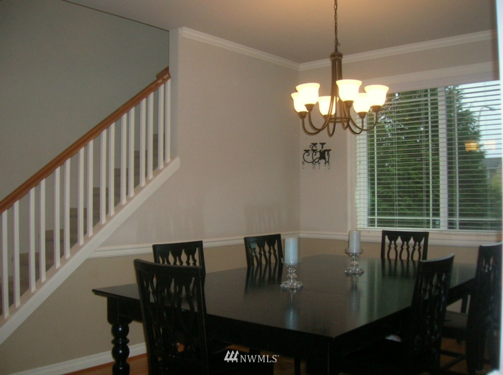 209 Chelan Avenue Northeast Renton, WA 98059 - Photo 5 of 15