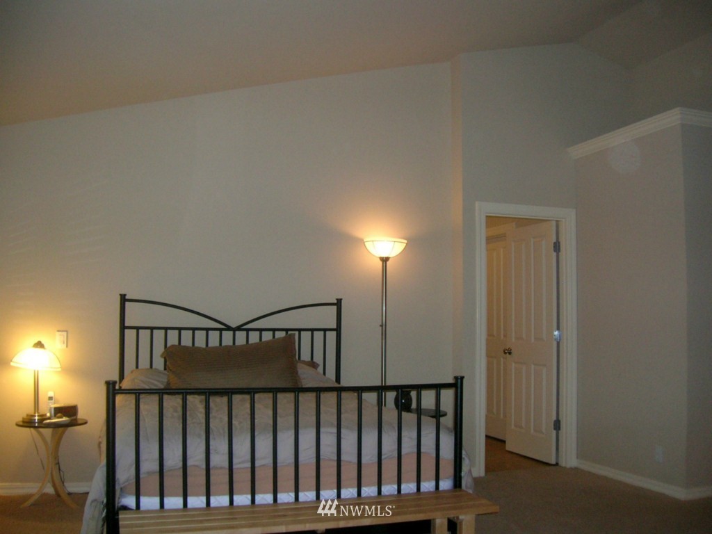209 Chelan Avenue Northeast Renton, WA 98059 - Photo 10 of 15