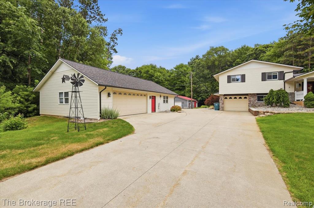 440 North Elm Grove Road Lapeer, MI 48446 - Photo 10 of 64 Gallery Image 10