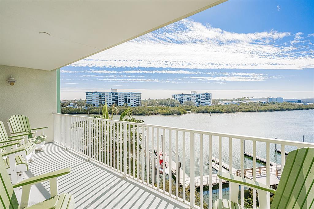 399 2nd Street, Unit 416 Indian Rocks Beach, FL 33785 - Photo 7 of 39 Gallery Image 7