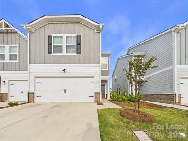 $1,975 | 1768 Braemar Vlg Drive, Monroe, NC 28110