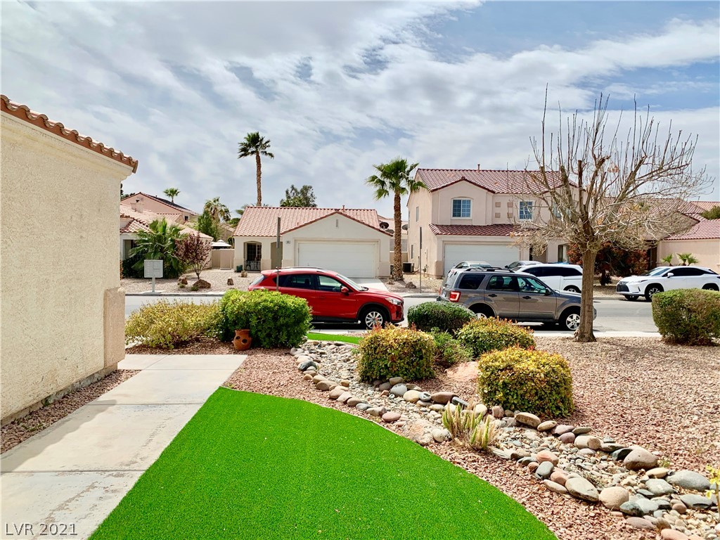 976 Country Back Road Las Vegas, NV 89123 - Photo 2 of 28