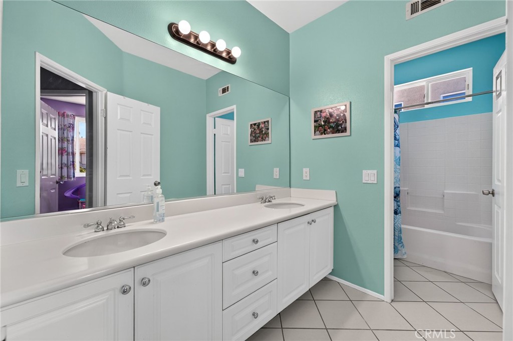 16318 Sun Summit Drive Riverside, CA 92503 - Photo 34 of 47 Upstairs hallway full bathroom 16318 sun summit drive, riverside, california 92503
