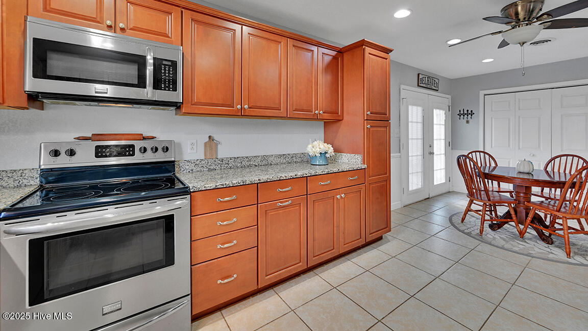 278 Woodstock Road Belhaven, NC 27810 - Photo 21 of 36 Lots of cabinet space!