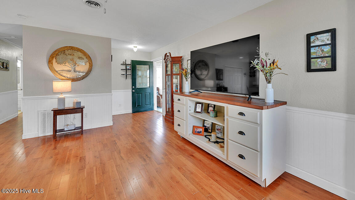 278 Woodstock Road Belhaven, NC 27810 - Photo 10 of 36 No problem for a BIG TV