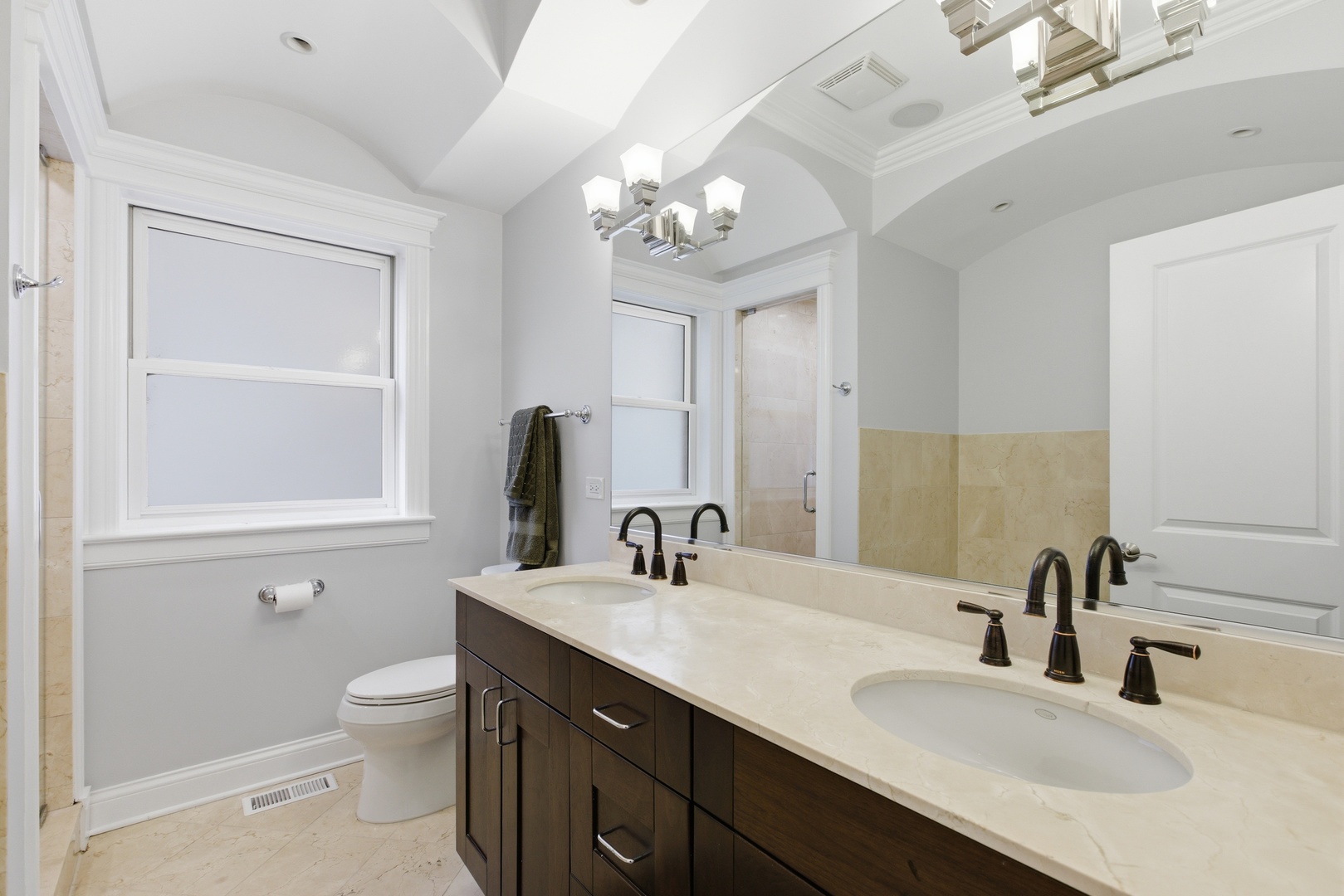 927 West George Street, Unit 2 Chicago, IL 60657 - Photo 17 of 25