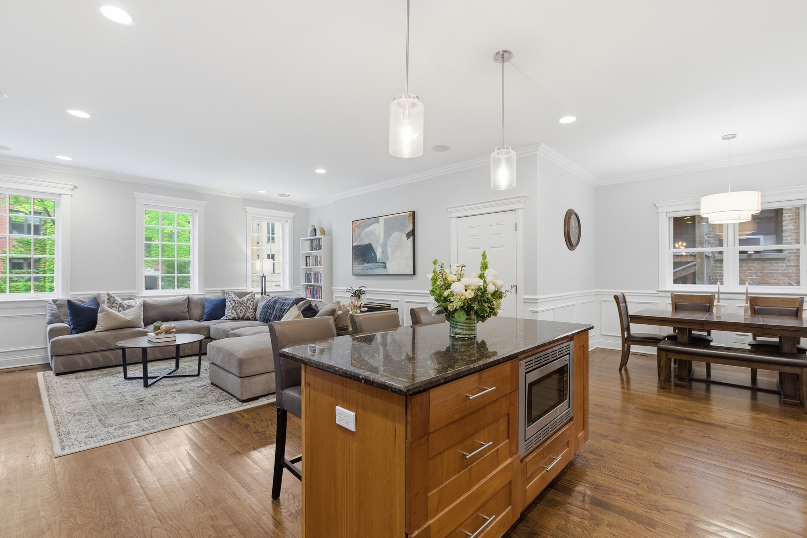 927 West George Street, Unit 2 Chicago, IL 60657 - Photo 5 of 25