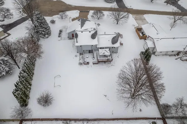 a view of a house with outdoor space