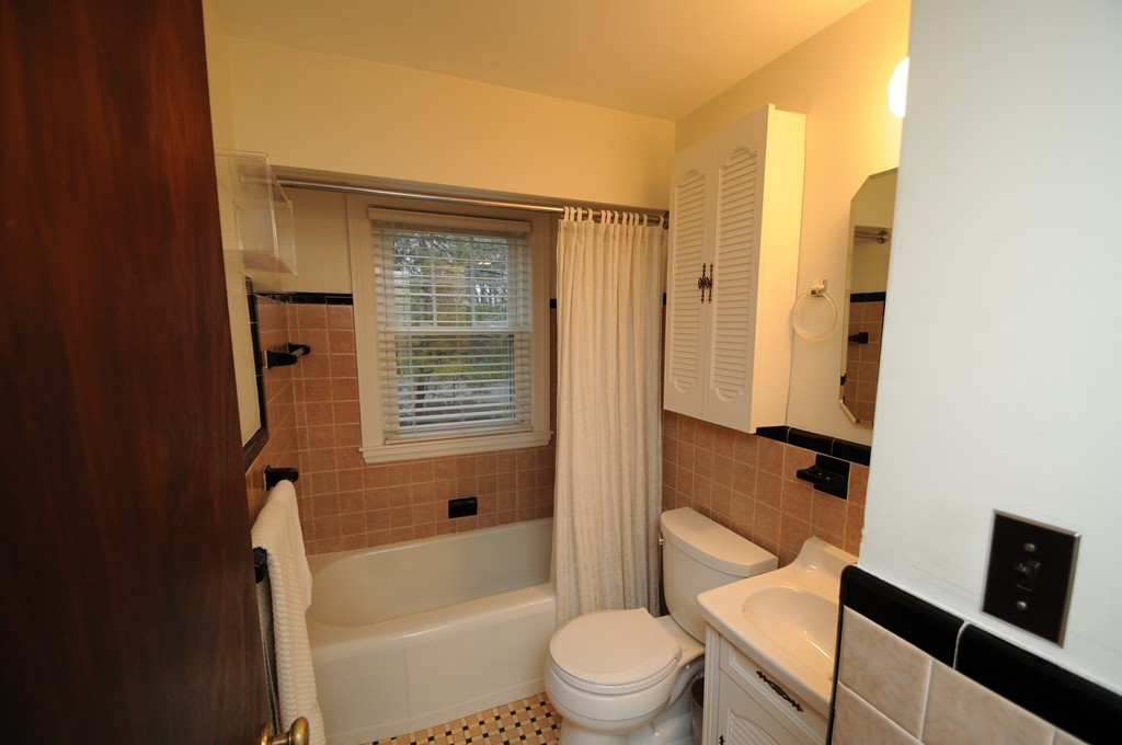195 Overlook Road Arlington, MA 02474 - Photo 6 of 20 Gallery Image 6