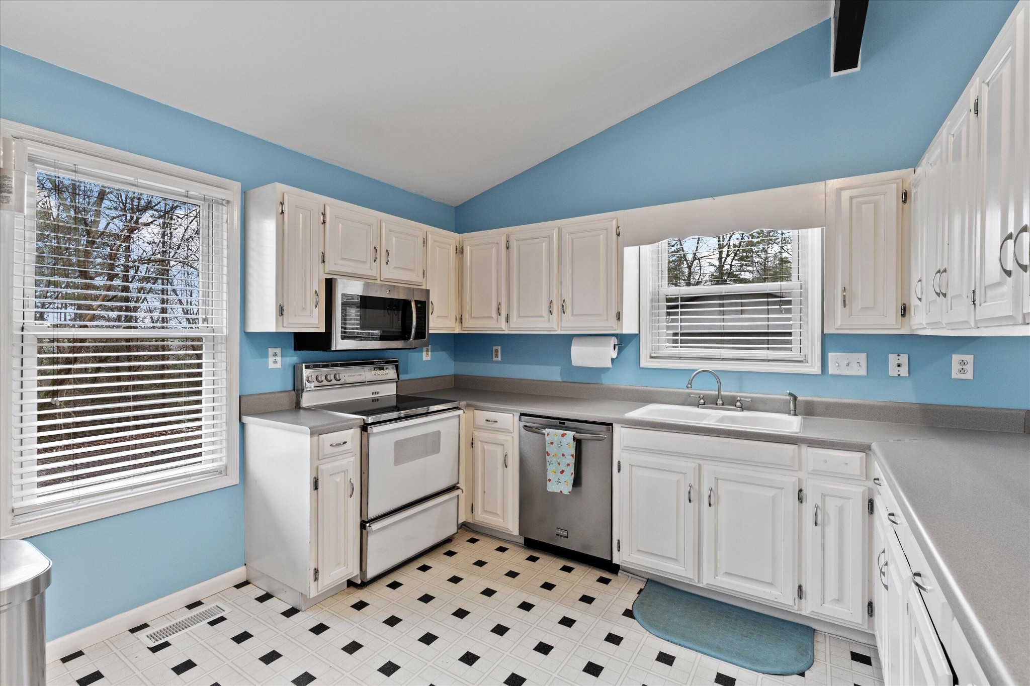 512 Morgan Road Charleston, TN 37310 - Photo 3 of 24