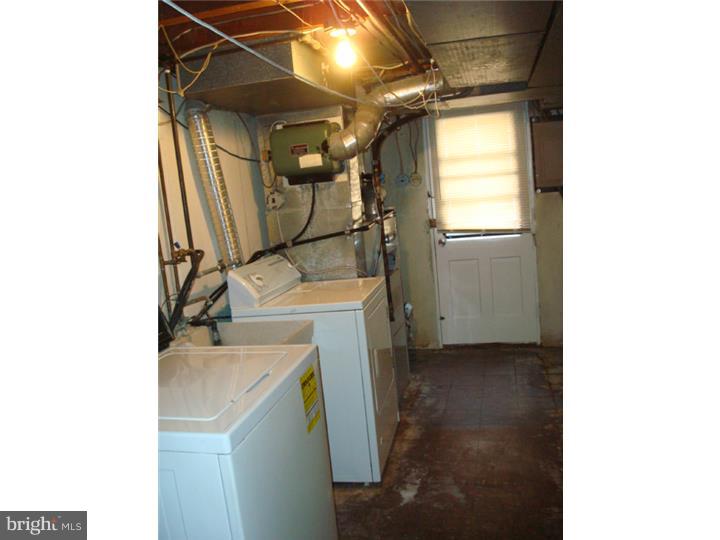 7465 Brockton Road Philadelphia, PA 19151 - Photo 12 of 24 Laundry Room