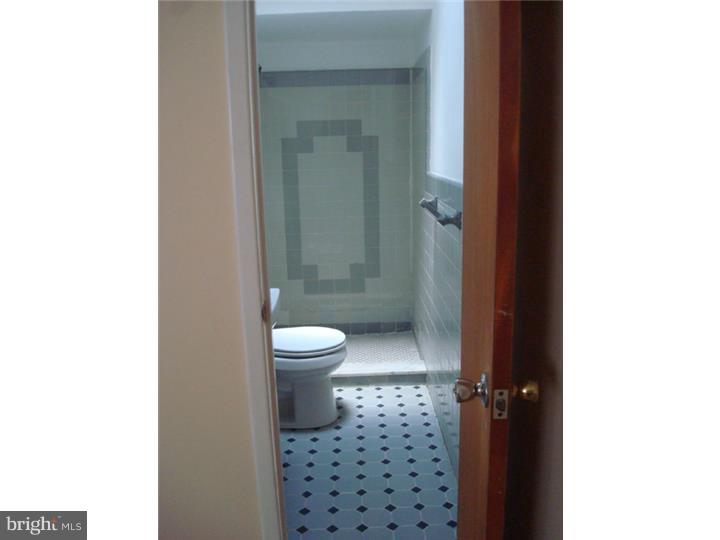 7465 Brockton Road Philadelphia, PA 19151 - Photo 16 of 24 Master Bathroom