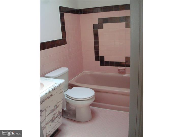 7465 Brockton Road Philadelphia, PA 19151 - Photo 21 of 24 Bathroom
