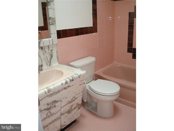 7465 Brockton Road Philadelphia, PA 19151 - Photo 22 of 24 Bathroom