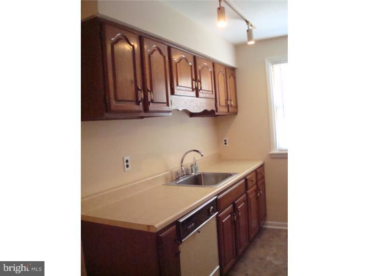 7465 Brockton Road Philadelphia, PA 19151 - Photo 7 of 24 Kitchen
