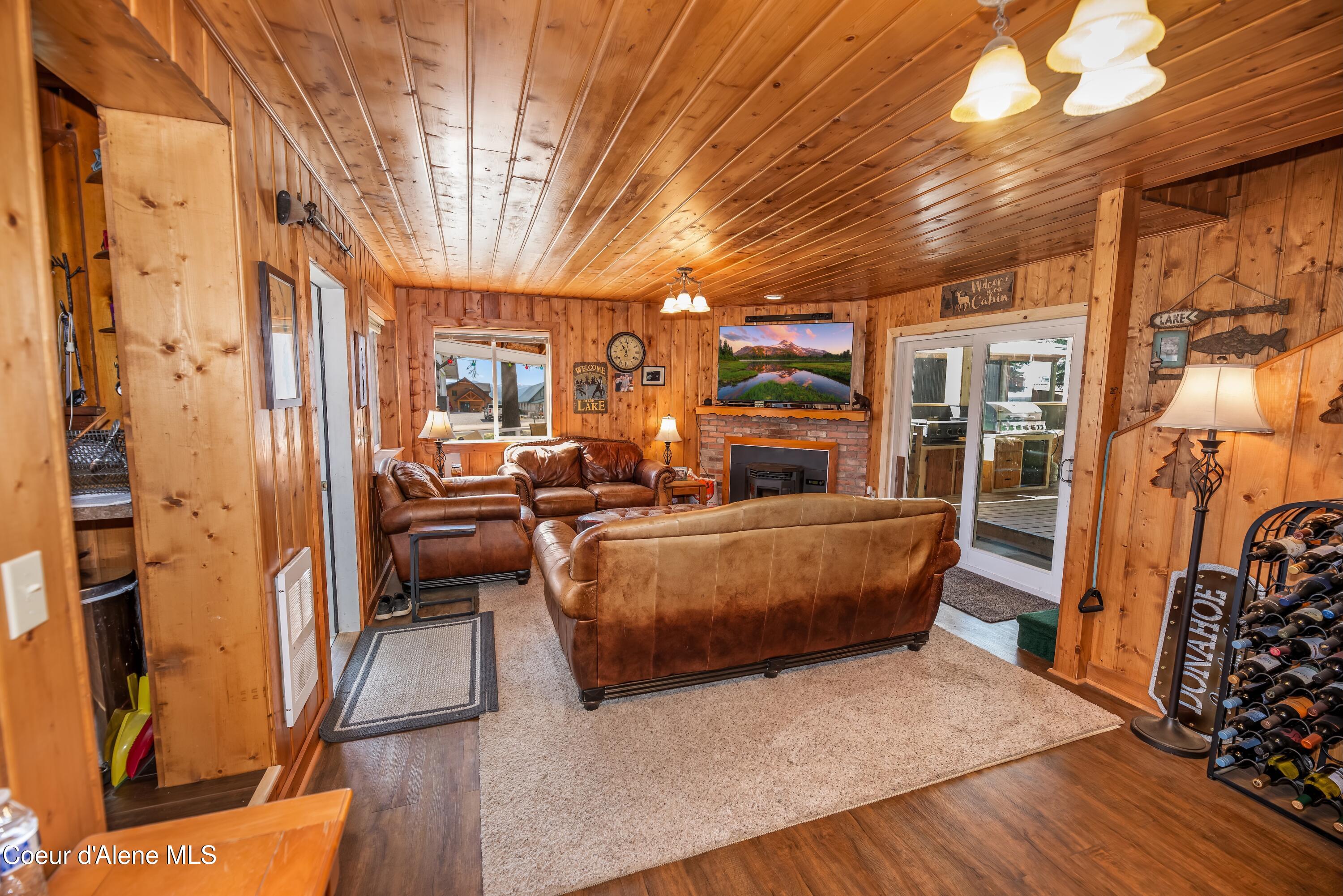 212 South Granite Bay Road Nordman, ID 83848 - Photo 14 of 41 Living Room 2