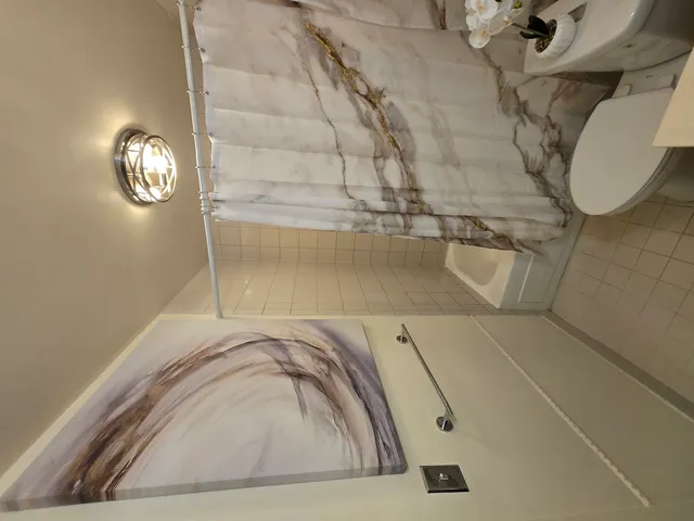 $115,000 | 6700 South South Shore Drive, Unit 2G, Chicago, IL 60649