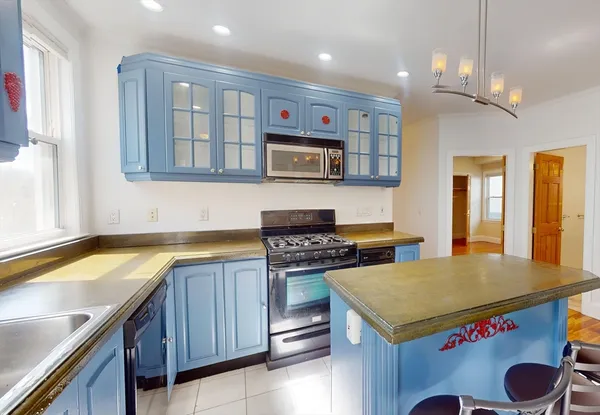 $4,250 | 200 Hyde Park Avenue, Unit 2, Boston, MA 02130
