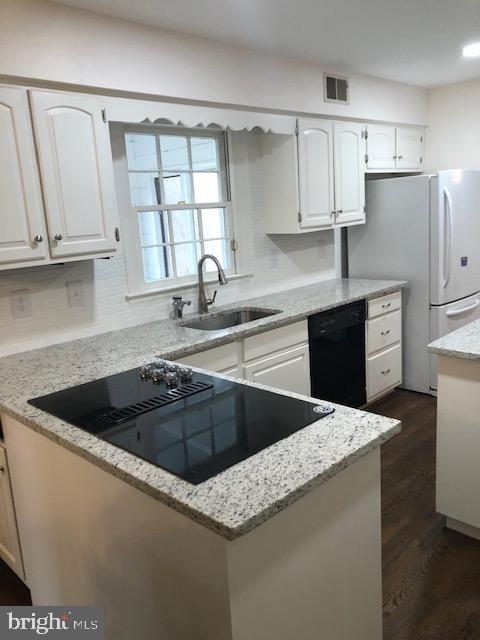 13639 Glenhurst Road North Potomac, MD 20878 - Photo 2 of 2 Updated Kitchen