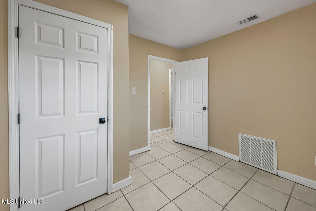 4718 Jackson Avenue Moss Point, MS 39563 - Photo 11 of 16 DSC00718