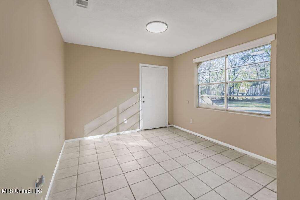 4718 Jackson Avenue Moss Point, MS 39563 - Photo 12 of 16 DSC00724