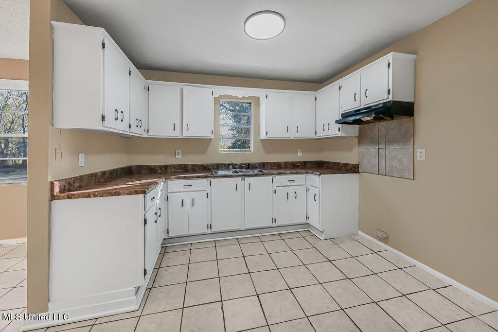 4718 Jackson Avenue Moss Point, MS 39563 - Photo 14 of 16 DSC00727