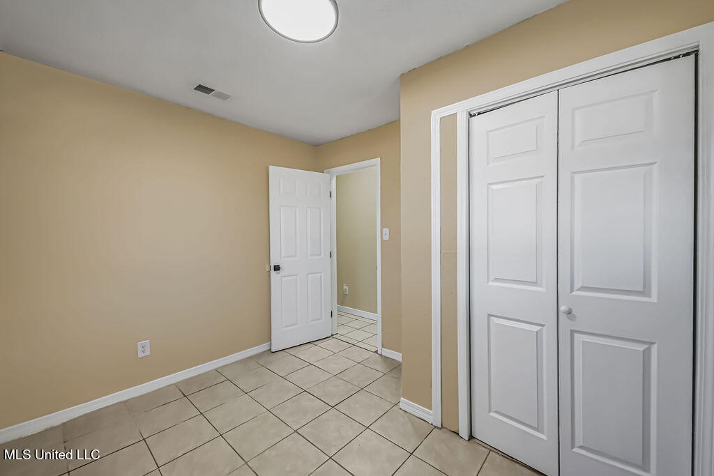 4718 Jackson Avenue Moss Point, MS 39563 - Photo 8 of 16 DSC00714