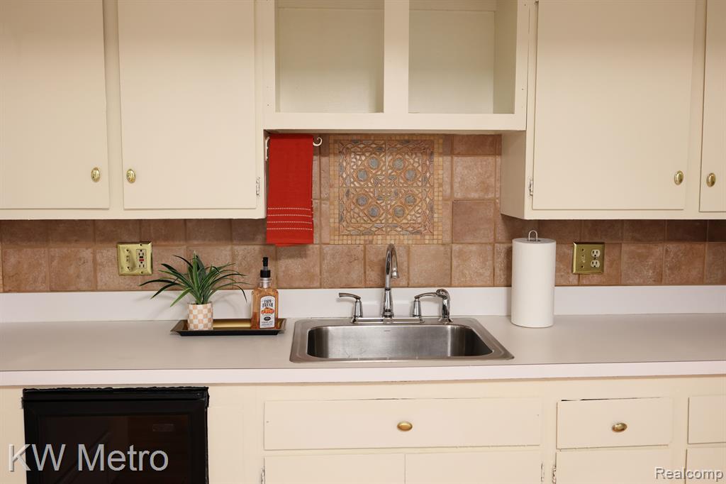 25535 Lahser Road, Unit A4 Southfield, MI 48033 - Photo 26 of 30