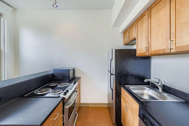 $78,500 | 488 Wabasha Street North, Unit 403, St. Paul, MN 55101