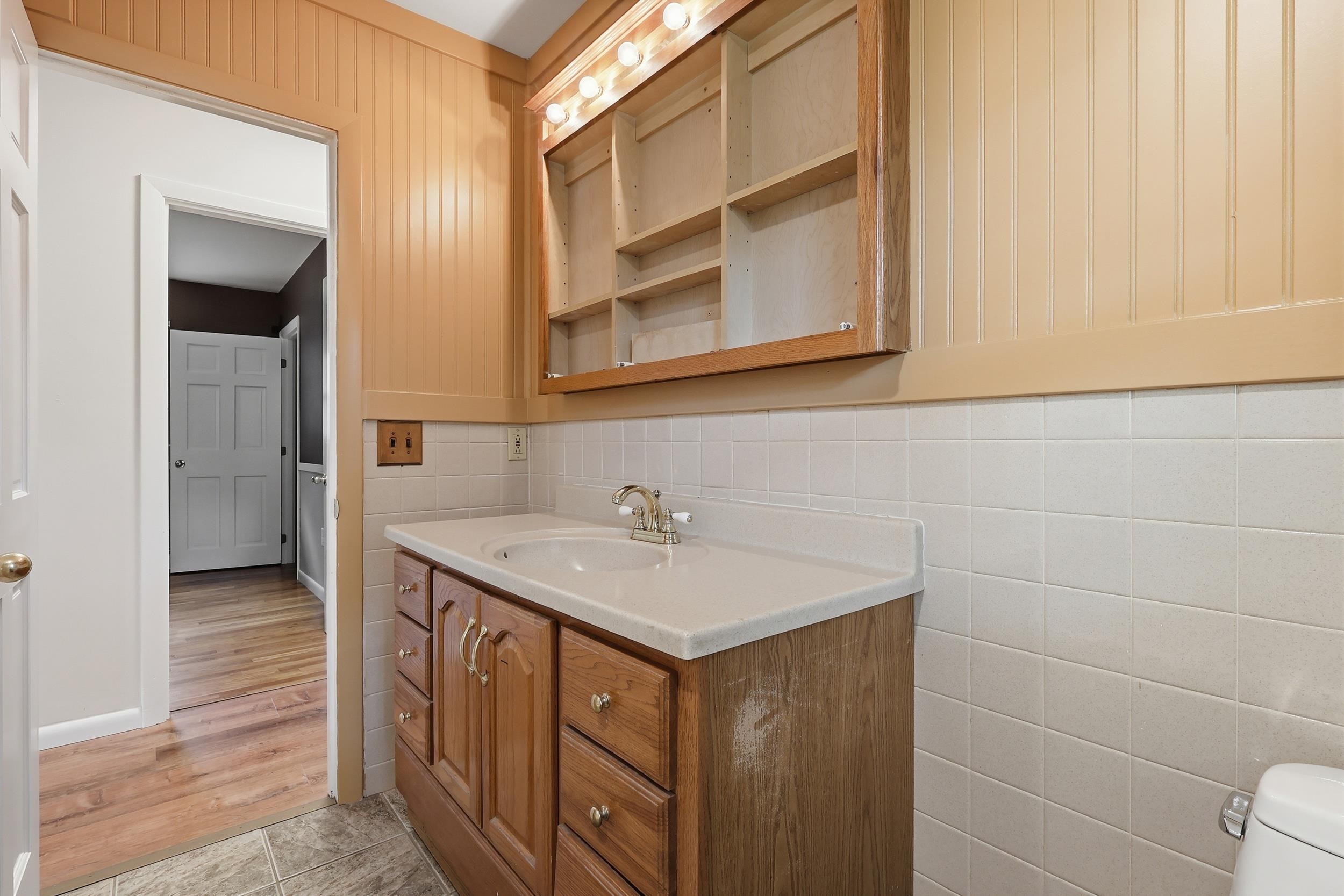 85 Whitney Avenue Manchester, NH 03104 - Photo 30 of 58