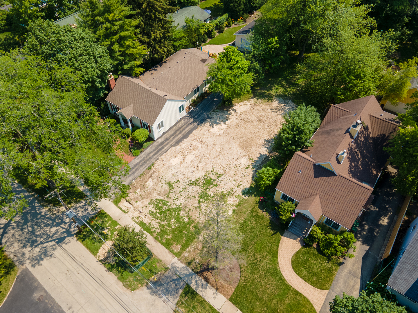163 Washington Road Lake Forest, IL 60045 - Photo 4 of 8 an aerial view of a house with a yard