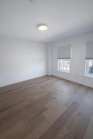 $5,000 | 65 L Street, Unit 403, Boston, MA 02127