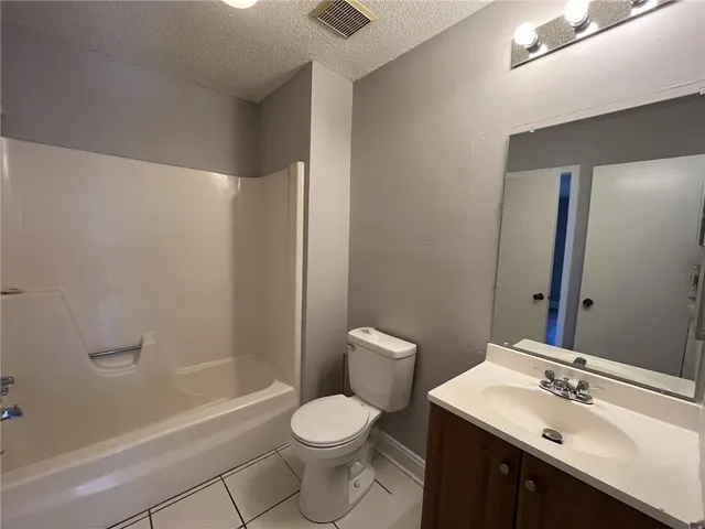 $95,000 | 2912 Manhattan Boulevard, Unit 132, Harvey, LA 70058