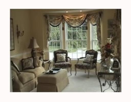 101 Teak Road Elizabeth, PA 15037 - Photo 3 of 10 Living Room.