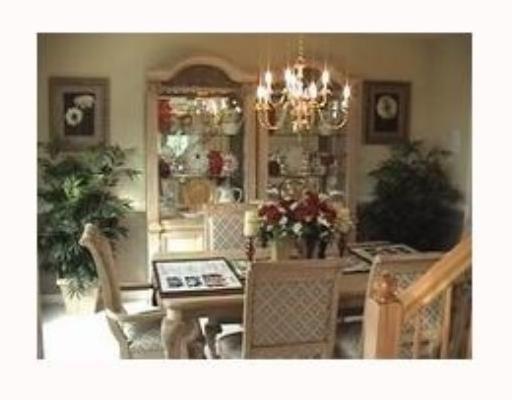 101 Teak Road Elizabeth, PA 15037 - Photo 4 of 10 Dining Room.