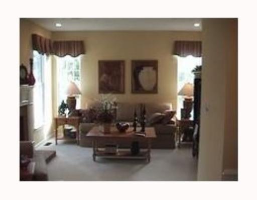 101 Teak Road Elizabeth, PA 15037 - Photo 5 of 10 Den/Family/Great Room.