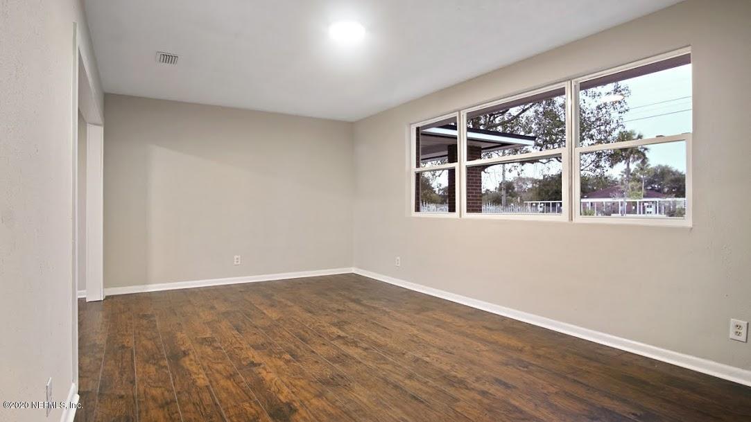 6546 Merrill Road Jacksonville, FL 32277 - Photo 4 of 27 DSC09858