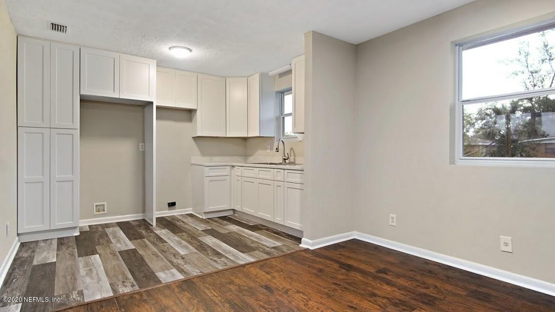 6546 Merrill Road Jacksonville, FL 32277 - Photo 9 of 27 DSC09885