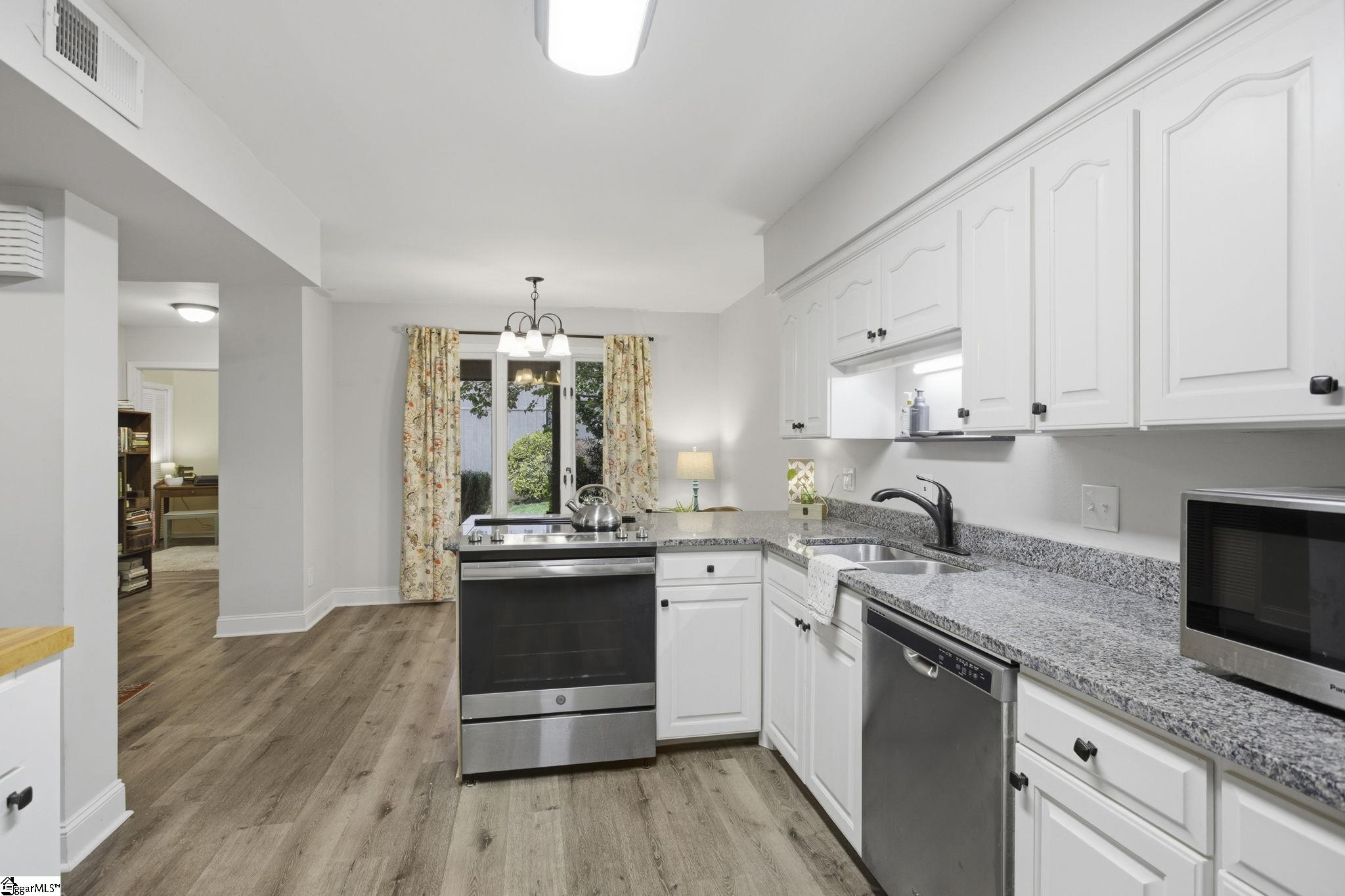 117 Inglewood Way Greenville, SC 29615 - Photo 14 of 39