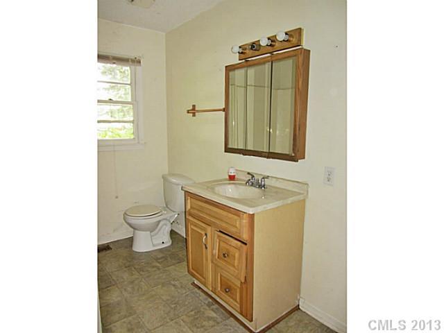 557 Roundtree Circle Chester, SC 29706 - Photo 2 of 10 Gallery Image 2