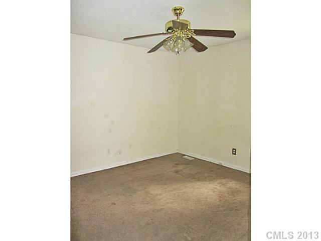 557 Roundtree Circle Chester, SC 29706 - Photo 3 of 10 Gallery Image 3