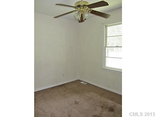 557 Roundtree Circle Chester, SC 29706 - Photo 4 of 10 Gallery Image 4